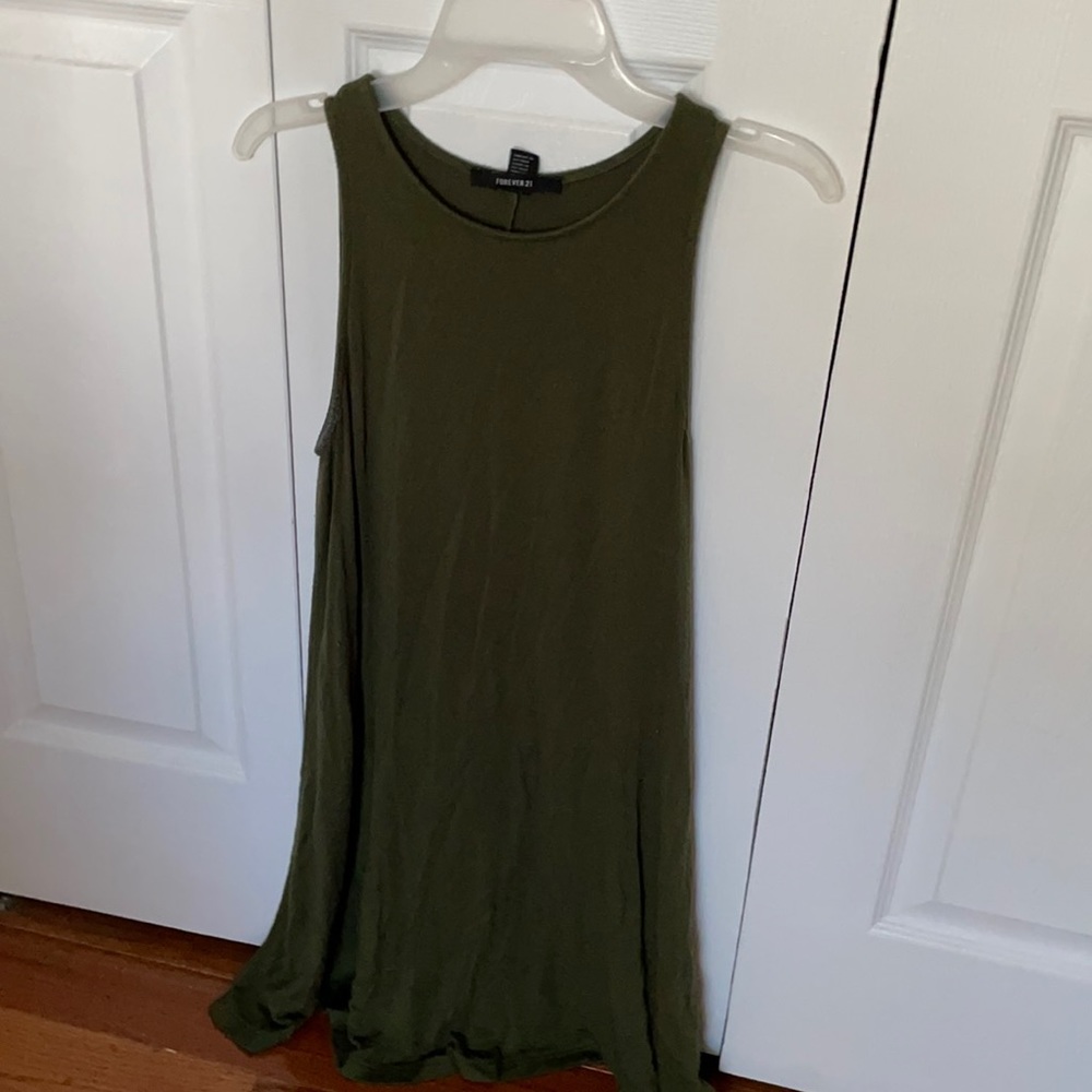 Sleeveless army green dress